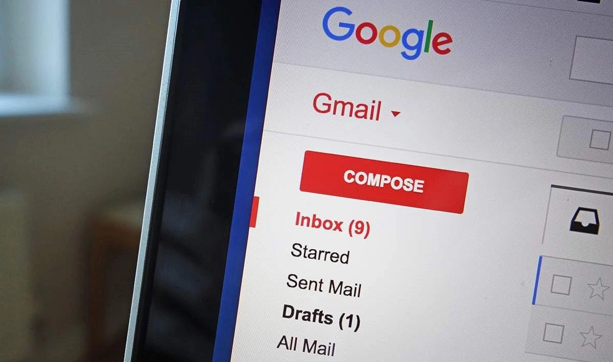 Η Google παραδέχεται ότι οι προγραμματιστές της «σαρώνουν» τα email μας και μοιράζονται τα δεδομένα